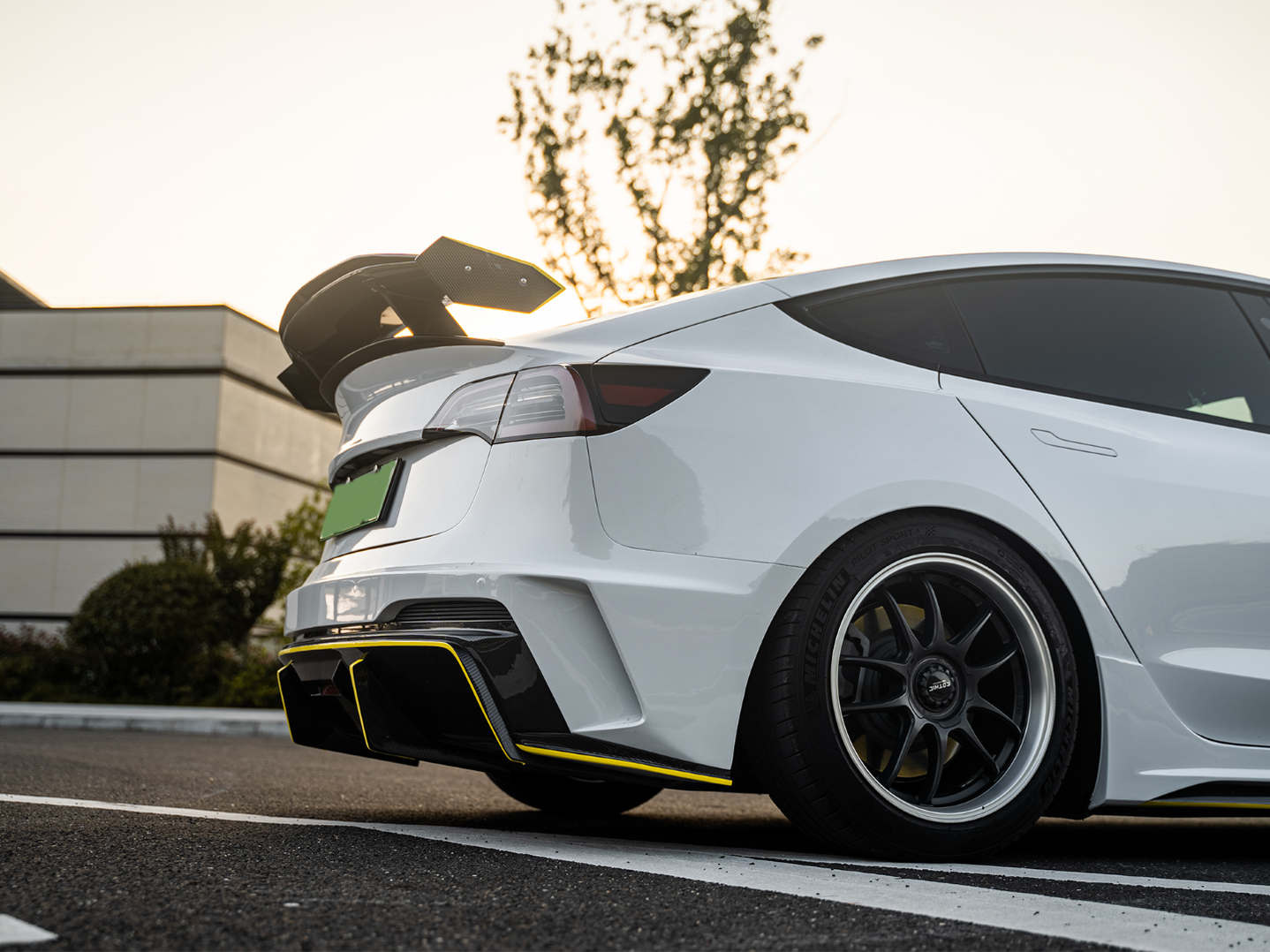 Model 3 Rwar