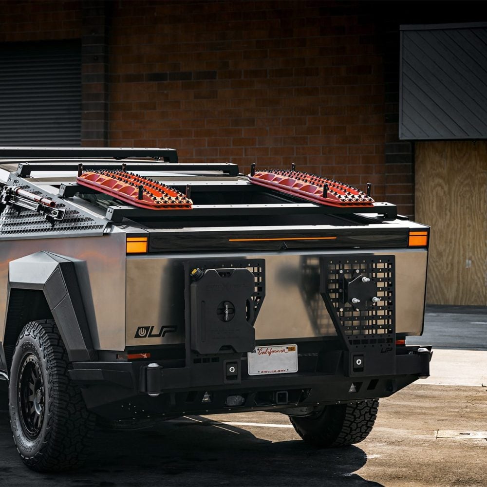 Tesla Cybertruck Heavy Duty Rear Bumper with Hardcore Trailer Hitch ...