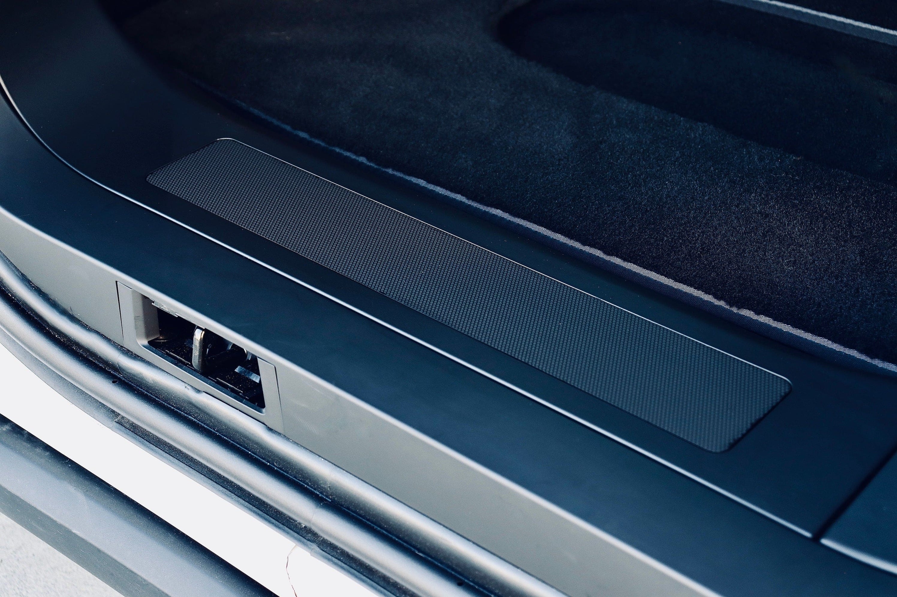 Door Sills Wrap | Tesla Model X 2021-2026 Refresh - Premium Carbon ...